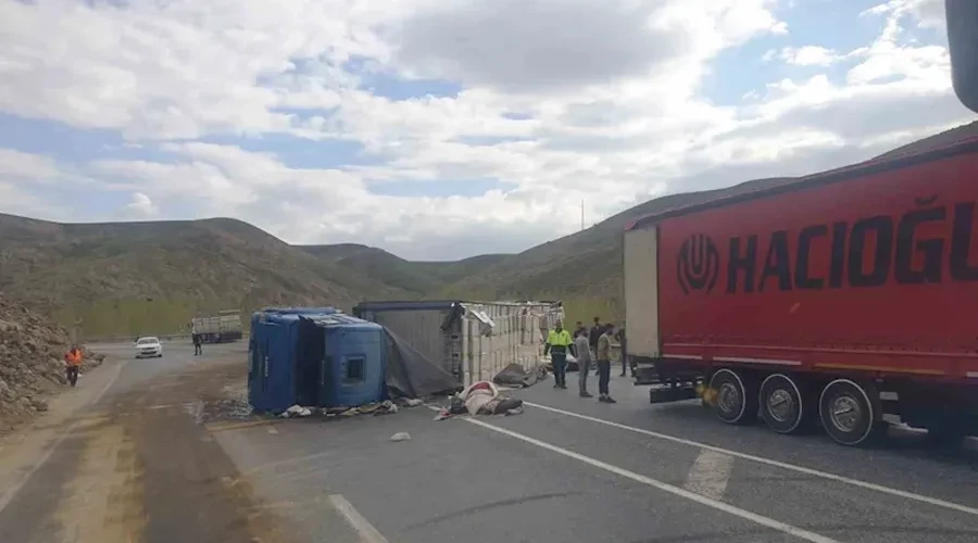 Van’da çay yüklü tır devrildi: 1 yaralı