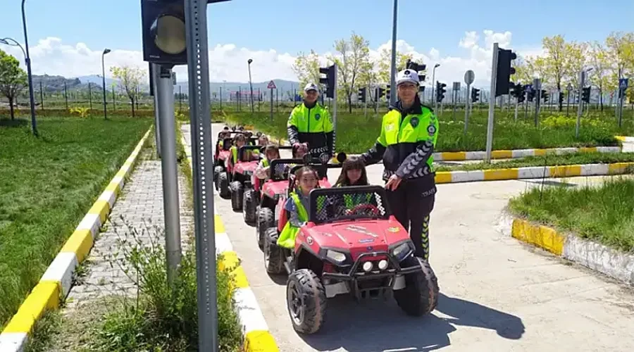 Minik Zihinlere Trafik Dersi: Van