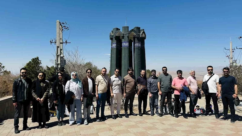 Yüksekovalı grup Tebriz’in tarihi alanlarını gezdi