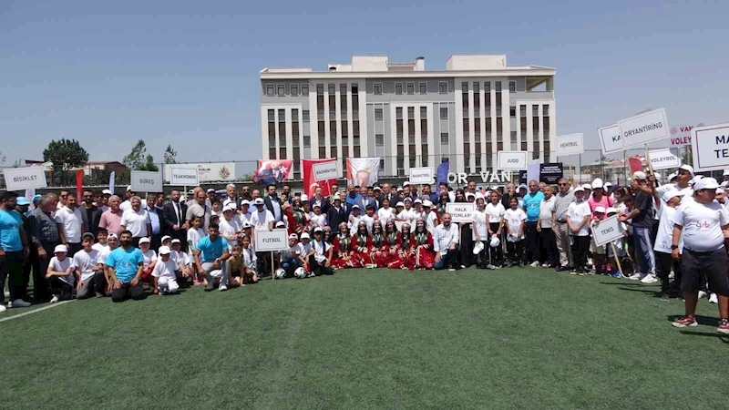 Van’da yaz spor okulları başladı