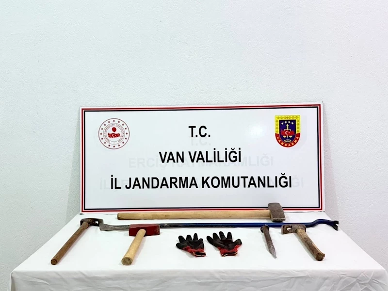 Van’da kaçak kazı yapan 3 kişi yakalandı